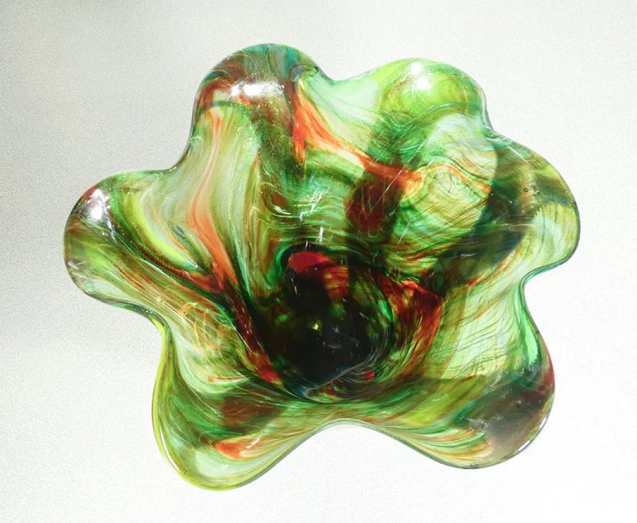 Polychrome blown glass cup from Murano, 1960s 6