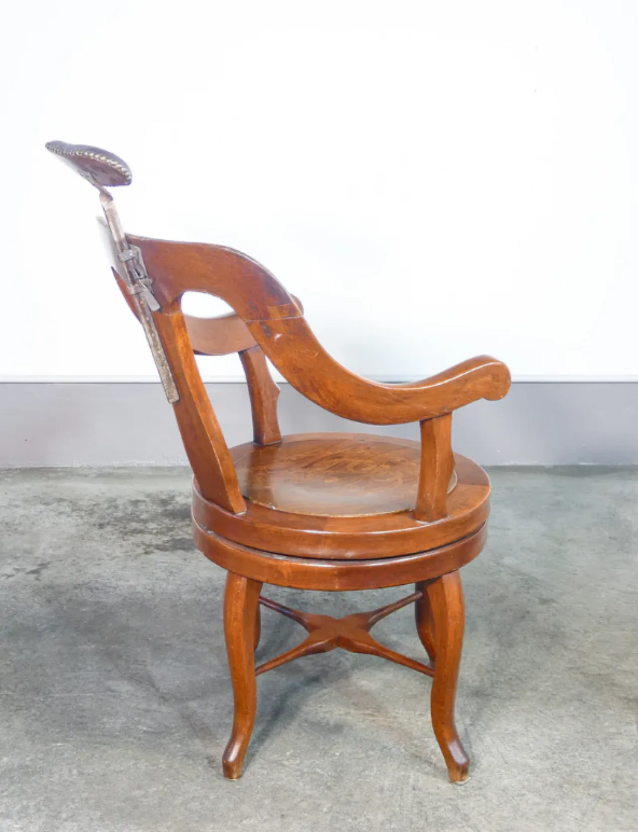 Solid walnut swivel barber's armchair, early 20th century 5