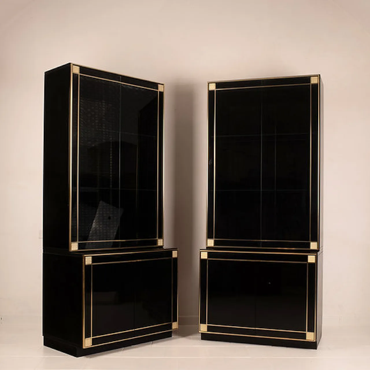 Pair of display cases by Pierre Cardin for Roche Bobois, 1970s 2