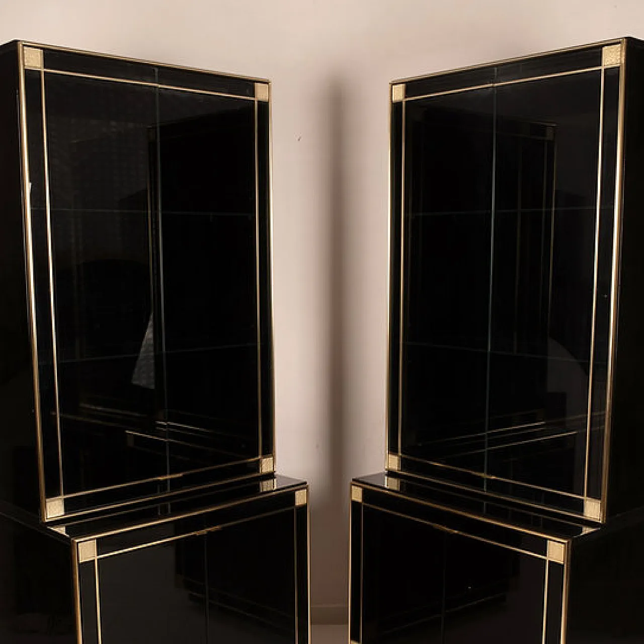 Pair of display cases by Pierre Cardin for Roche Bobois, 1970s 4