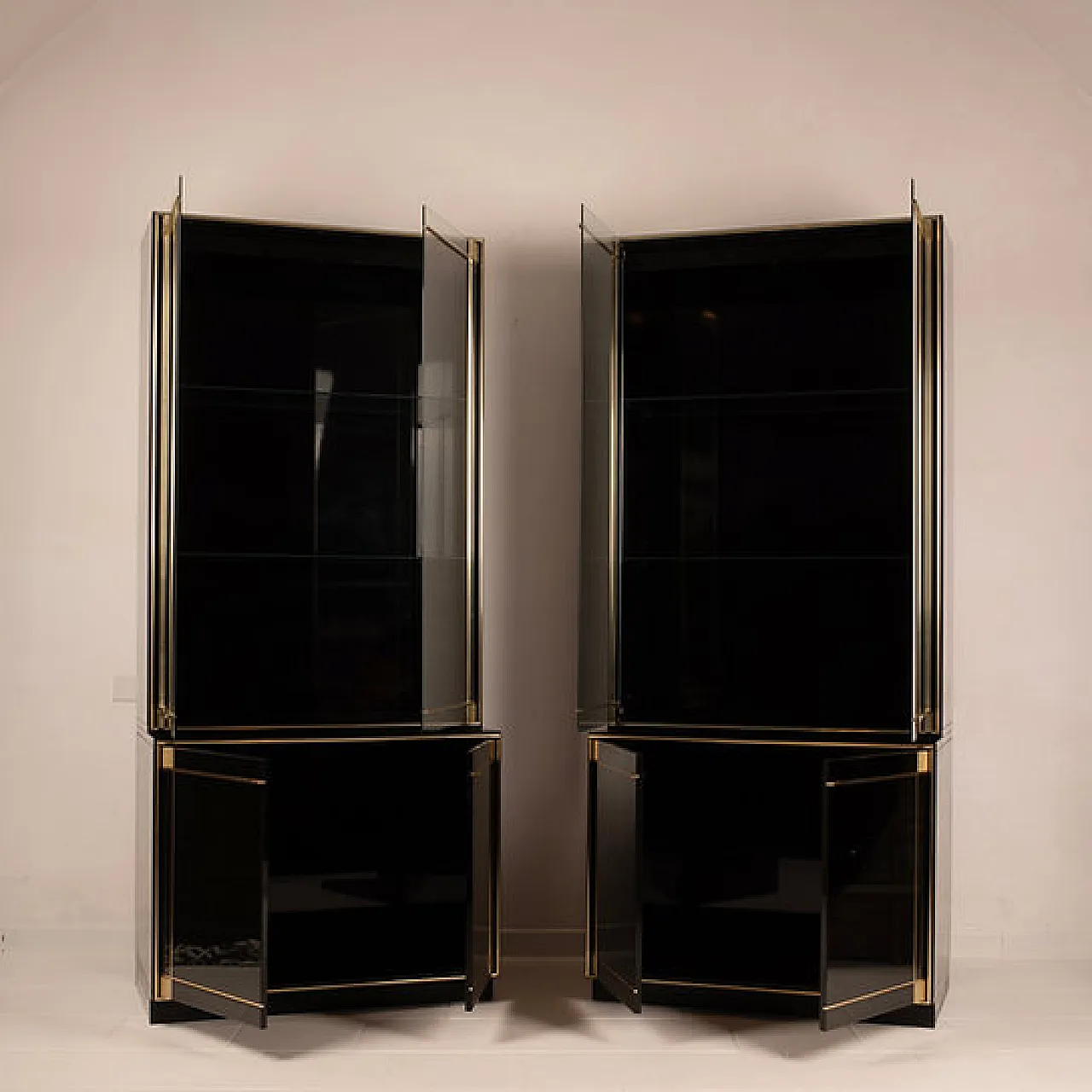 Pair of display cases by Pierre Cardin for Roche Bobois, 1970s 6