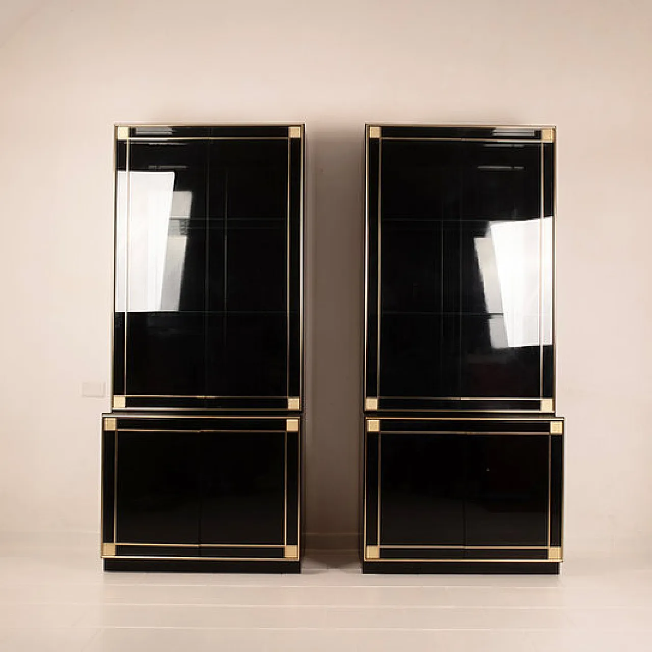 Pair of display cases by Pierre Cardin for Roche Bobois, 1970s 7