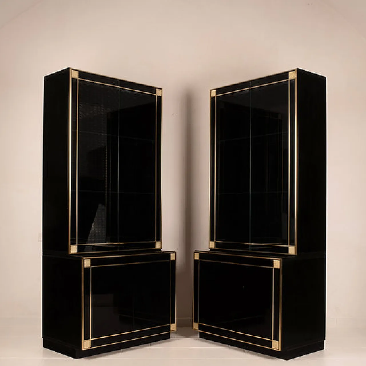 Pair of display cases by Pierre Cardin for Roche Bobois, 1970s 10