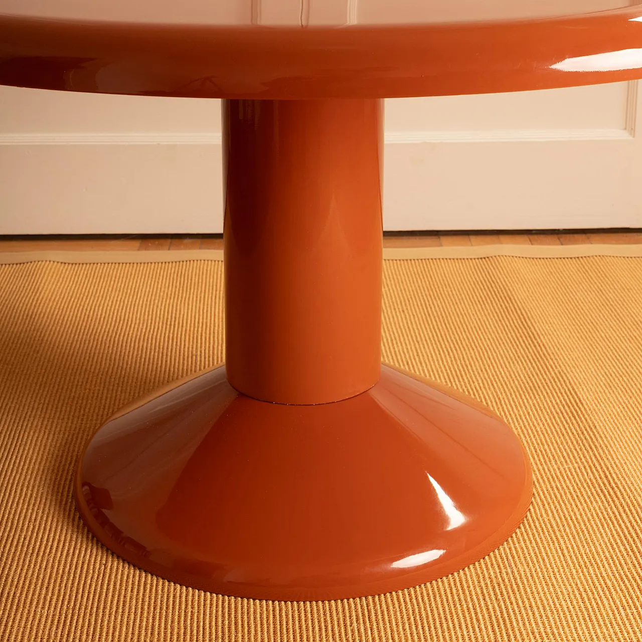 Round lacquered table by Vico Magistretti, 1970s 4