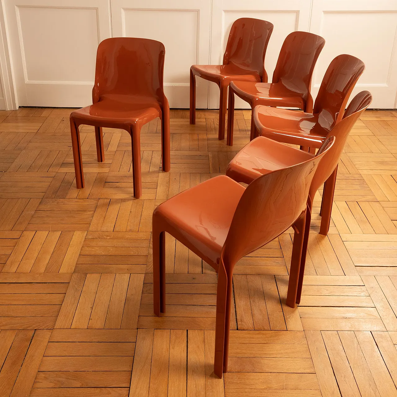 6 Ochre-coloured resin chairs by Vico Magistretti, 1970s 4