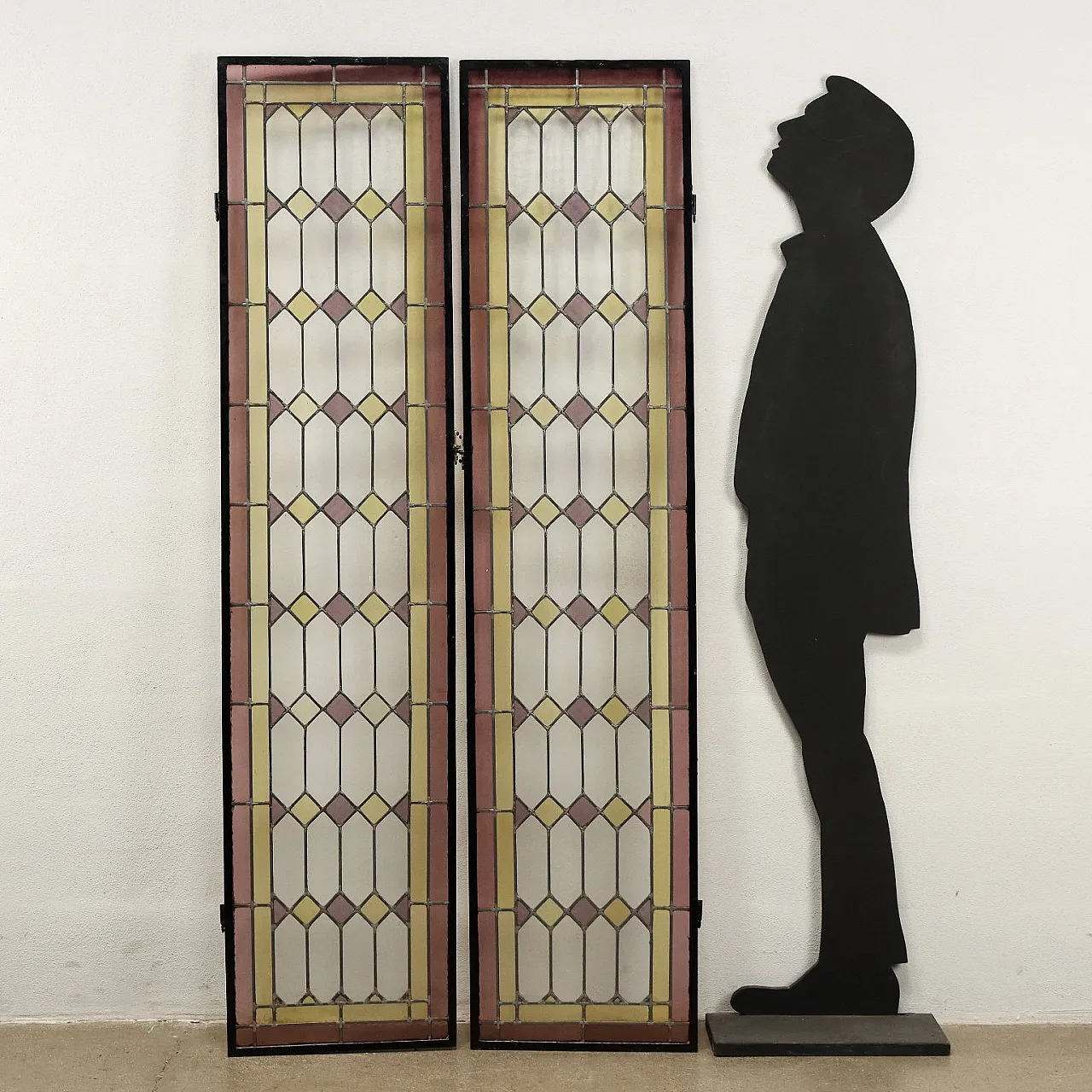 Pair of Art Nouveau stained and leaded glass windows, 19th century 2