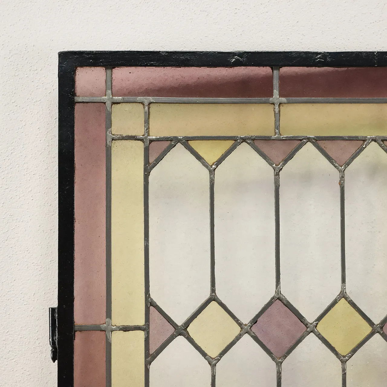 Pair of Art Nouveau stained and leaded glass windows, 19th century 3