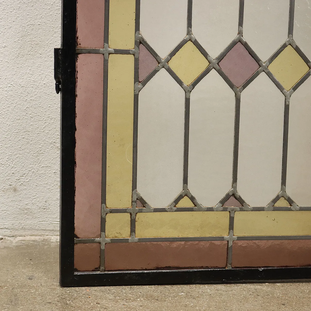 Pair of Art Nouveau stained and leaded glass windows, 19th century 6