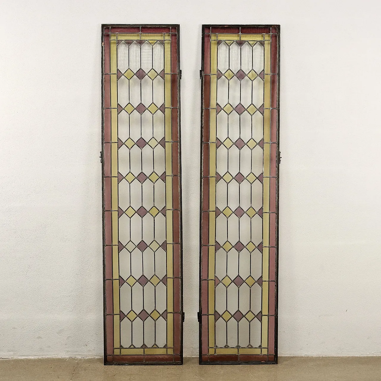 Pair of Art Nouveau stained and leaded glass windows, 19th century 7