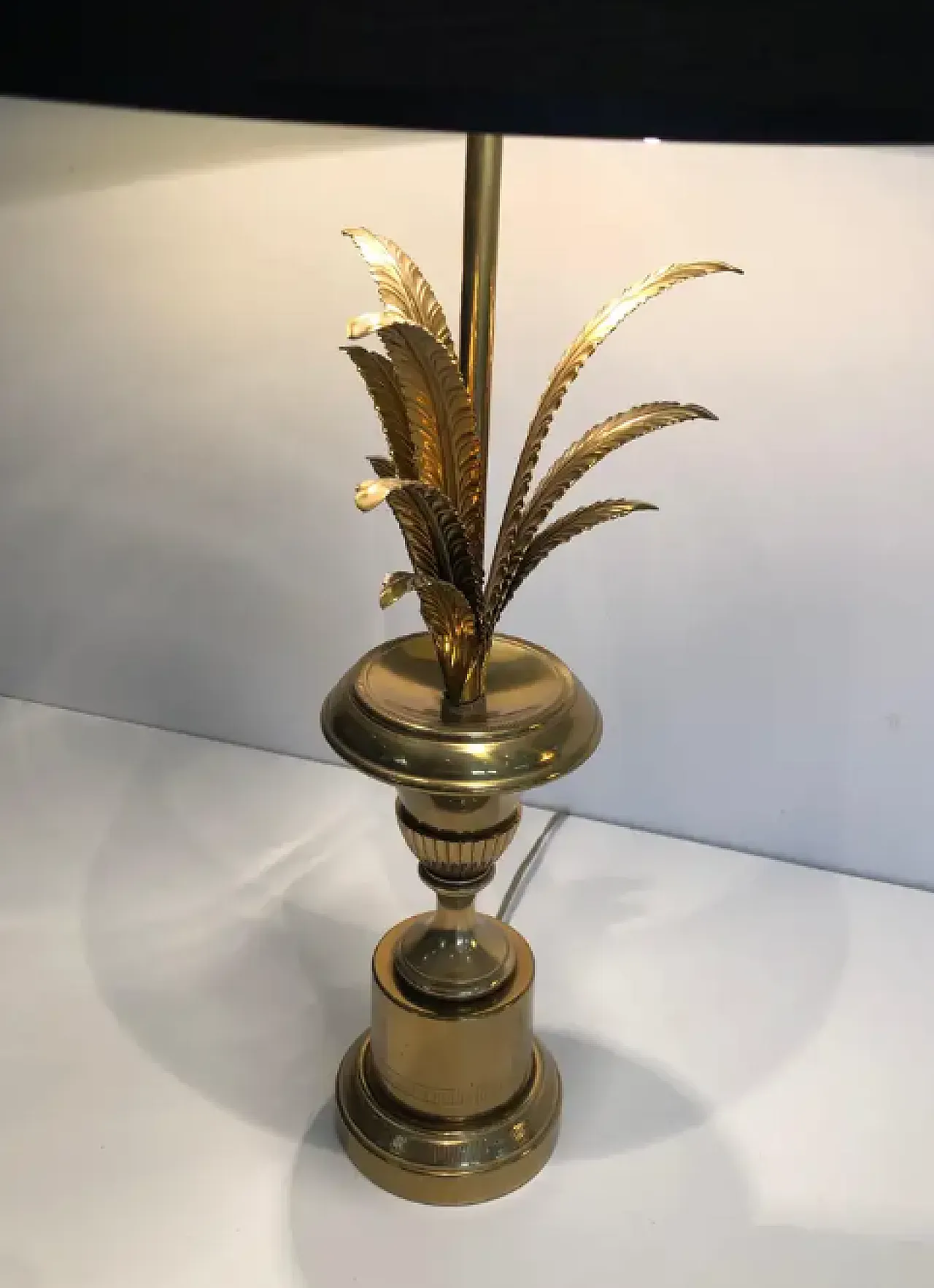 Brass table lamp in the shape of palm, 1970s 5