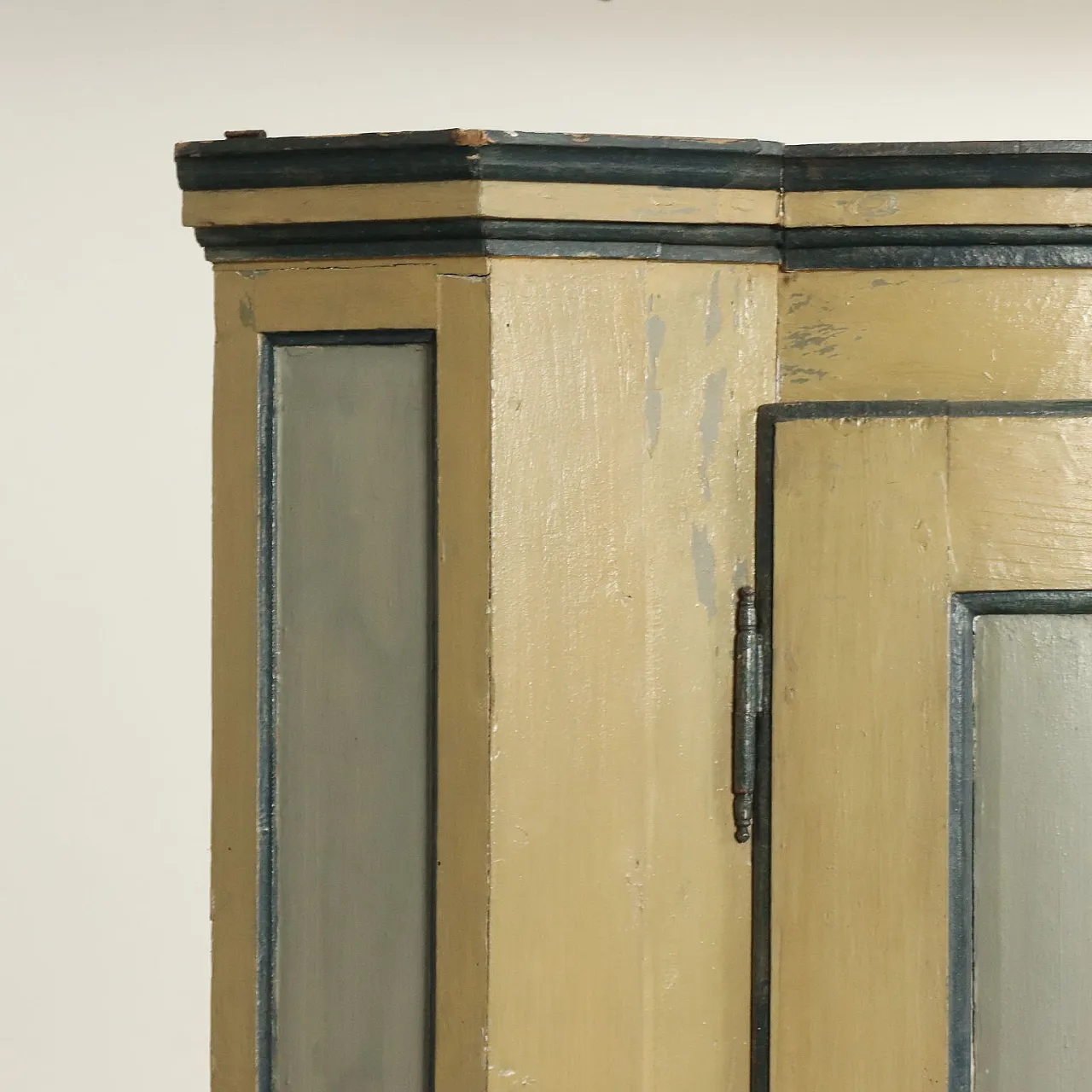 Corner Cupboards Directoire Painted Poplar, 19th century 5