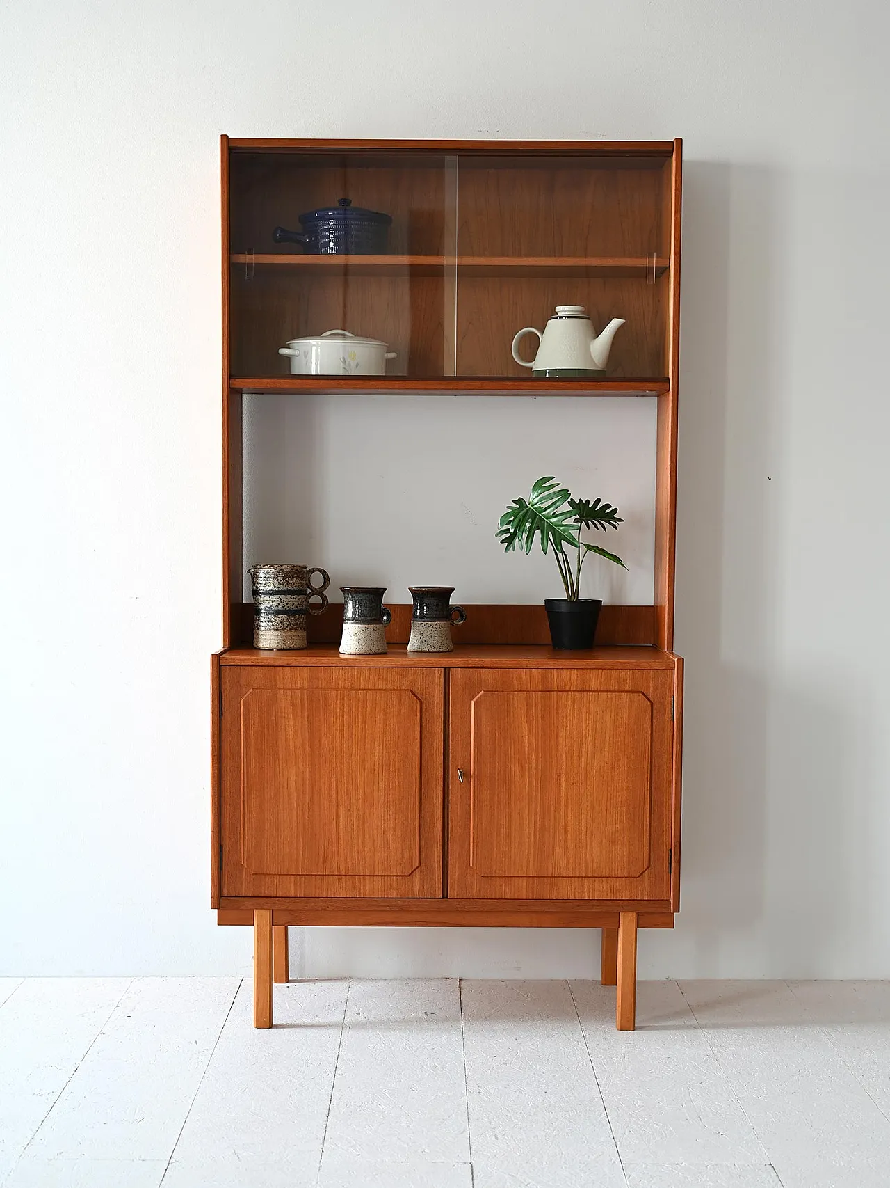 Scandinavian sideboard with display cabinet 1