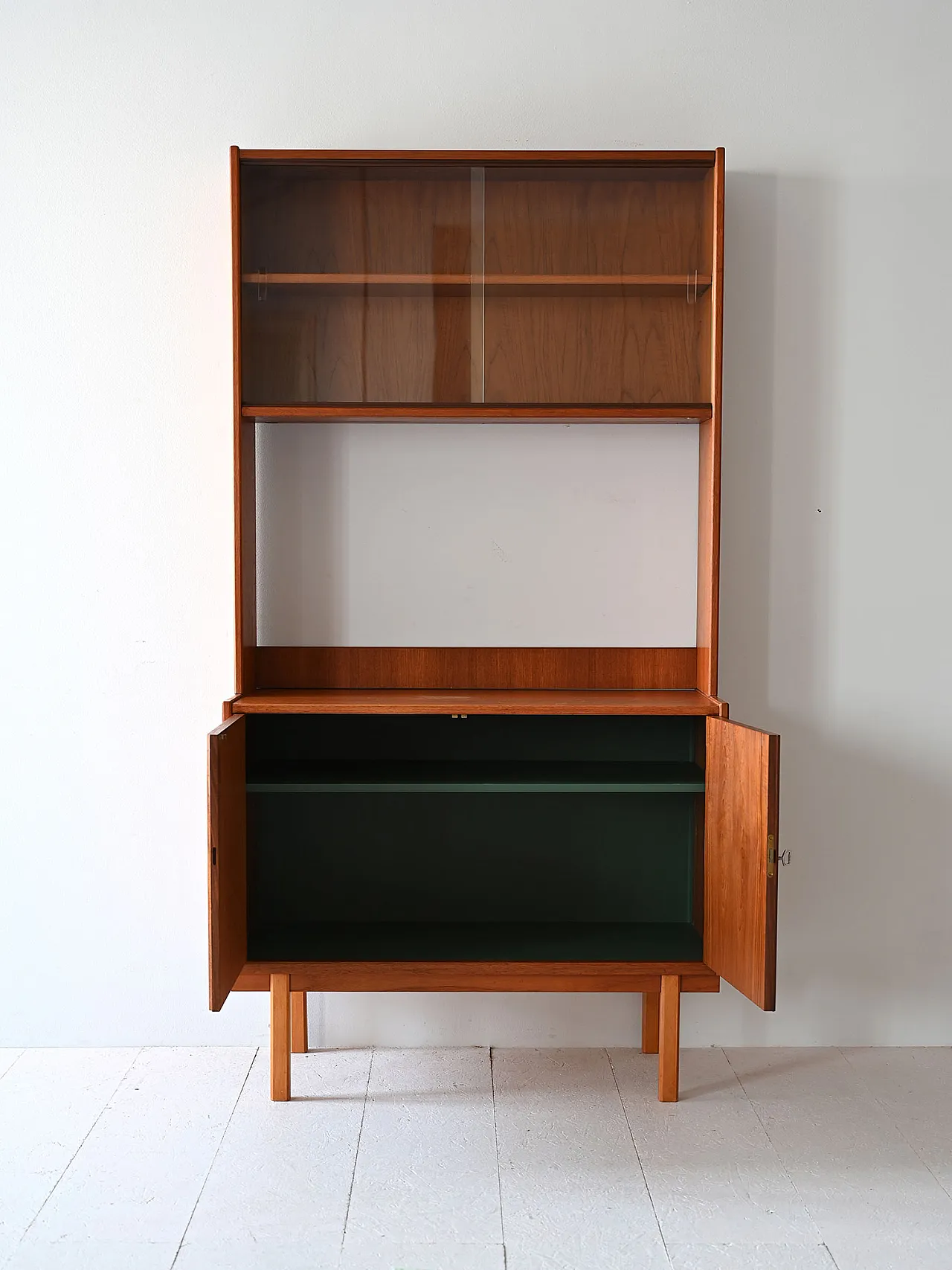 Scandinavian sideboard with display cabinet 3