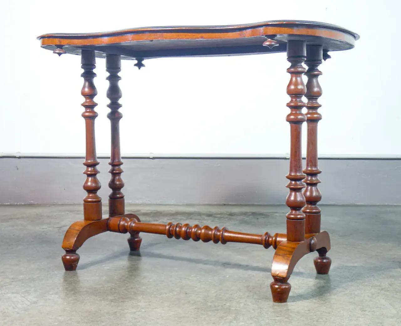 Walnut game table with chessboard, 19th century 8