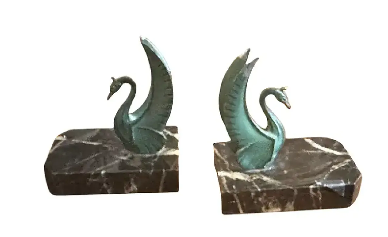 Pair of swan-shaped bookends in marble and metal, 1930s 1