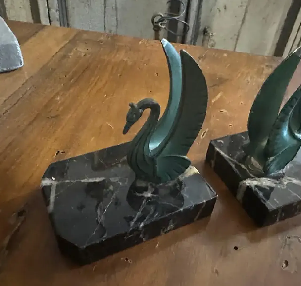 Pair of swan-shaped bookends in marble and metal, 1930s 3