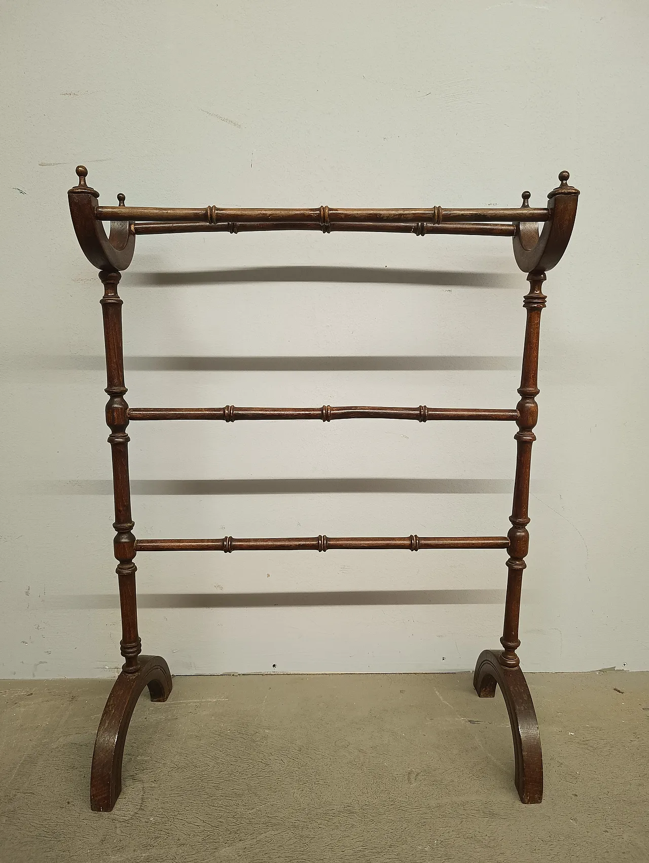 Antique walnut bamboo shaped towels holder, 19th century 1