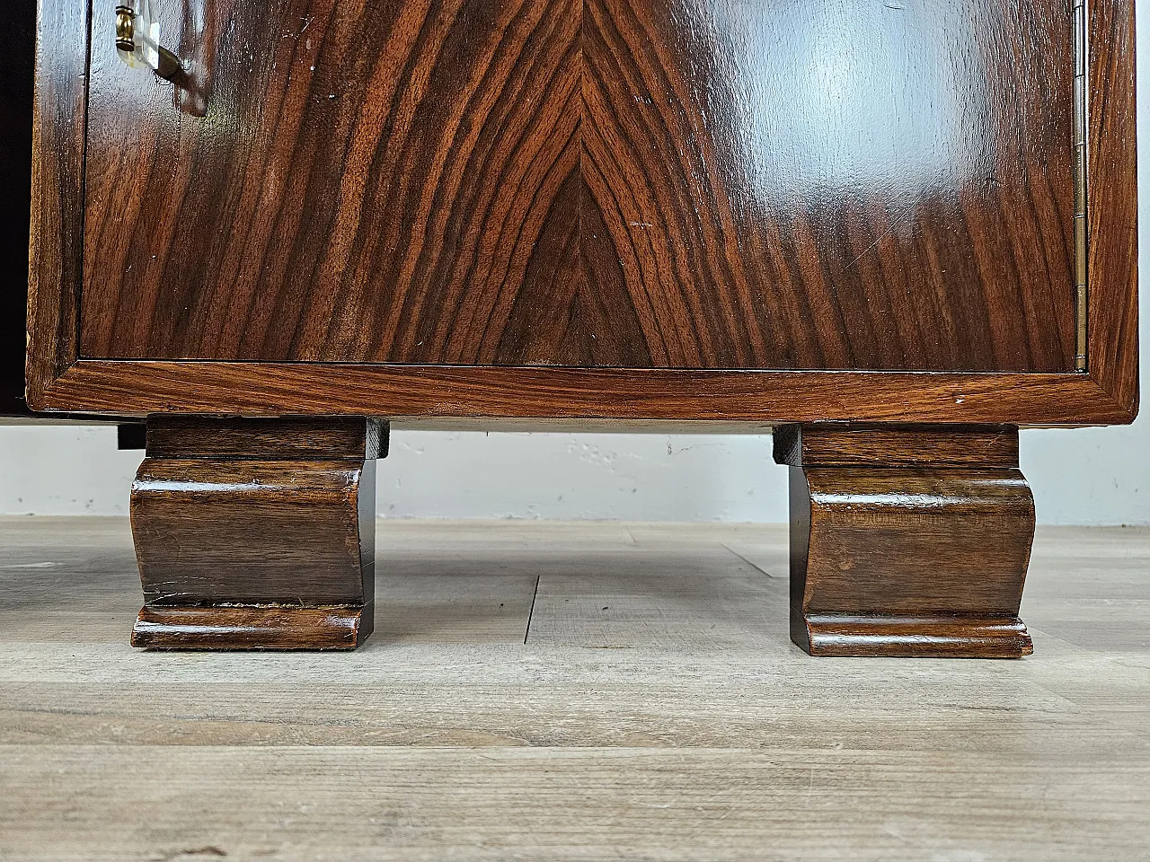 Pair of Art Deco Venetian bedside tables, 1940s 23