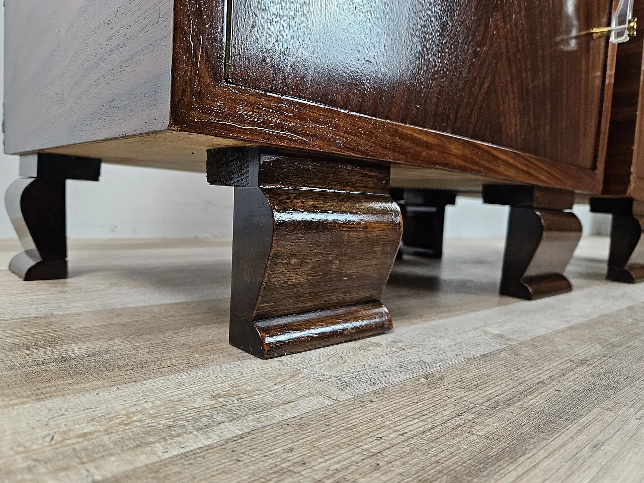 Pair of Art Deco Venetian bedside tables, 1940s 24