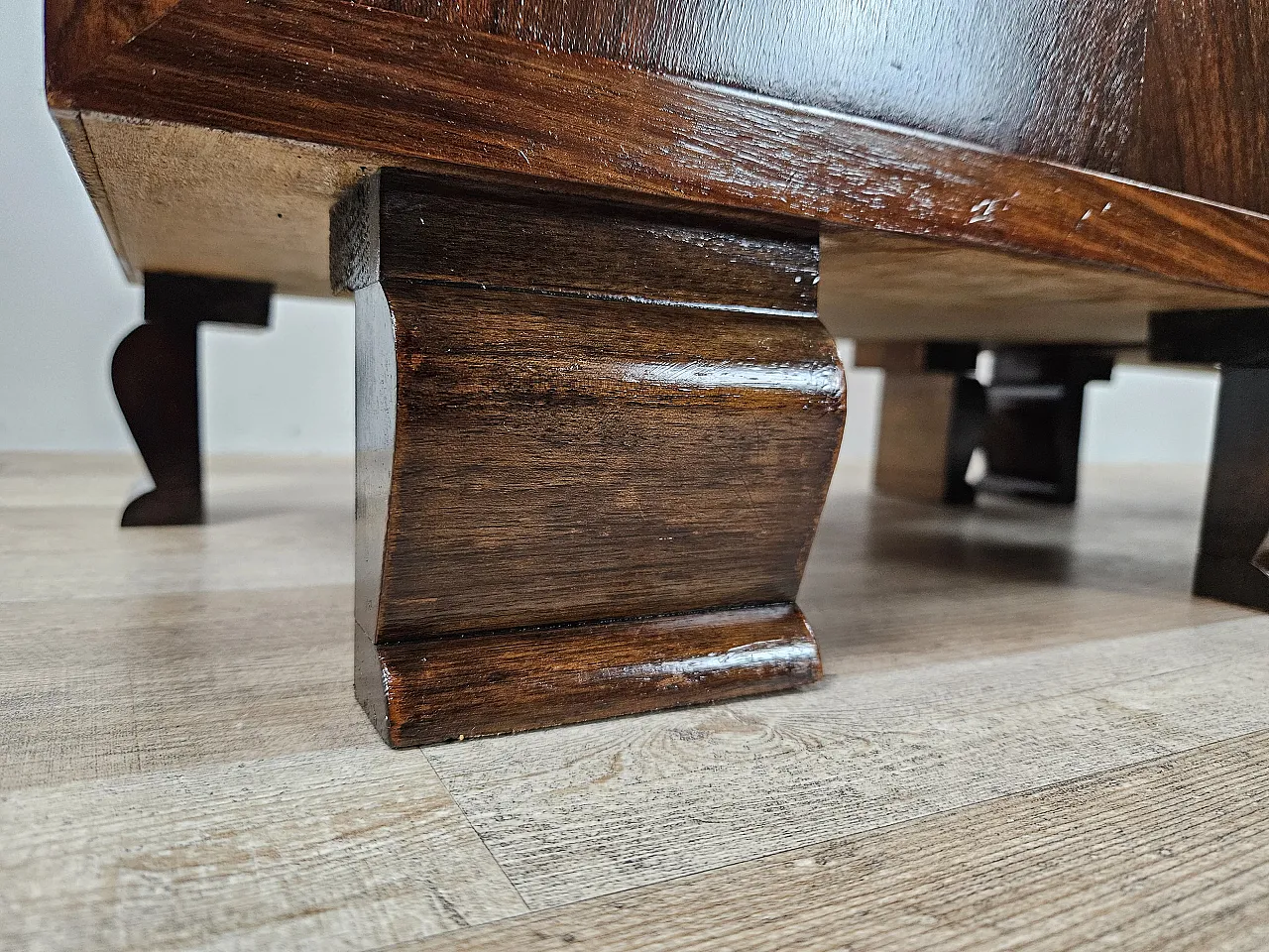 Pair of Art Deco Venetian bedside tables, 1940s 25