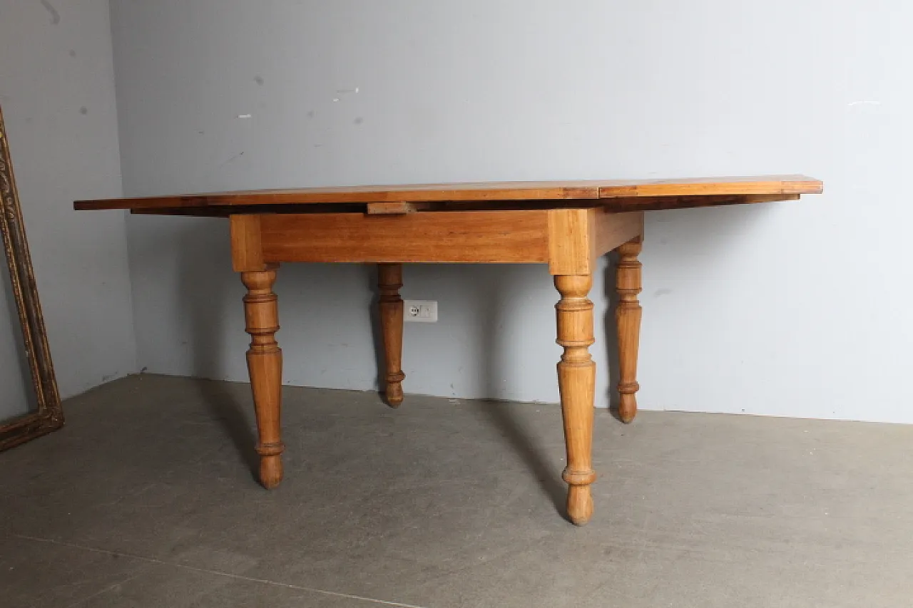 Solid elm table with extensions. 19th century 10