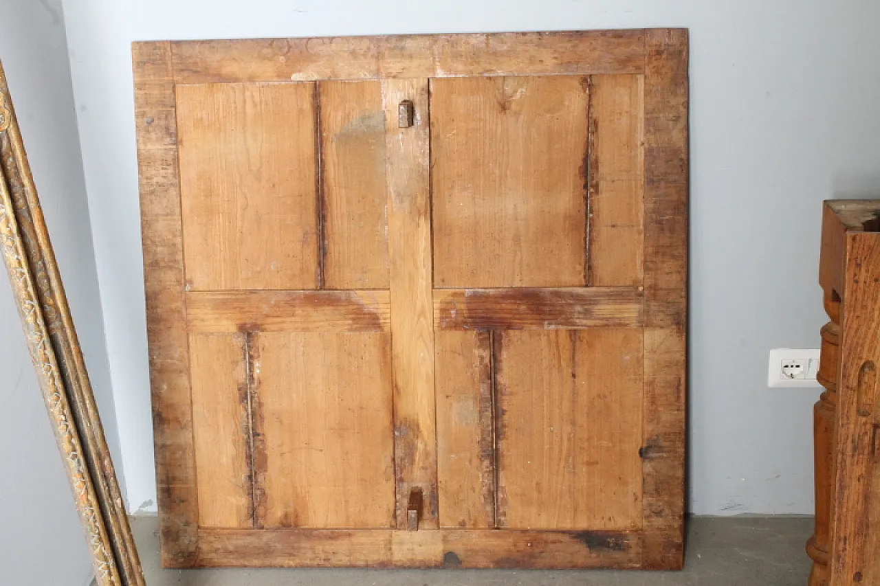 Solid elm table with extensions. 19th century 16