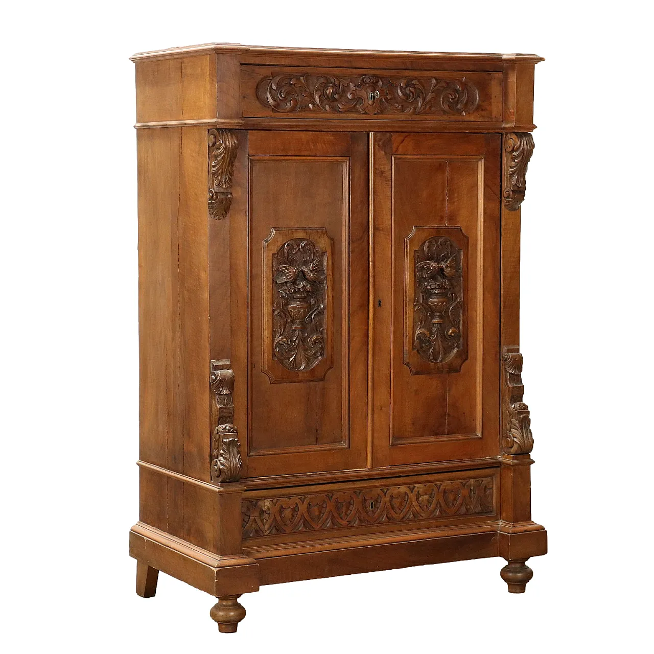 Neo-Renaissance walnut sideboard, 19th century 1