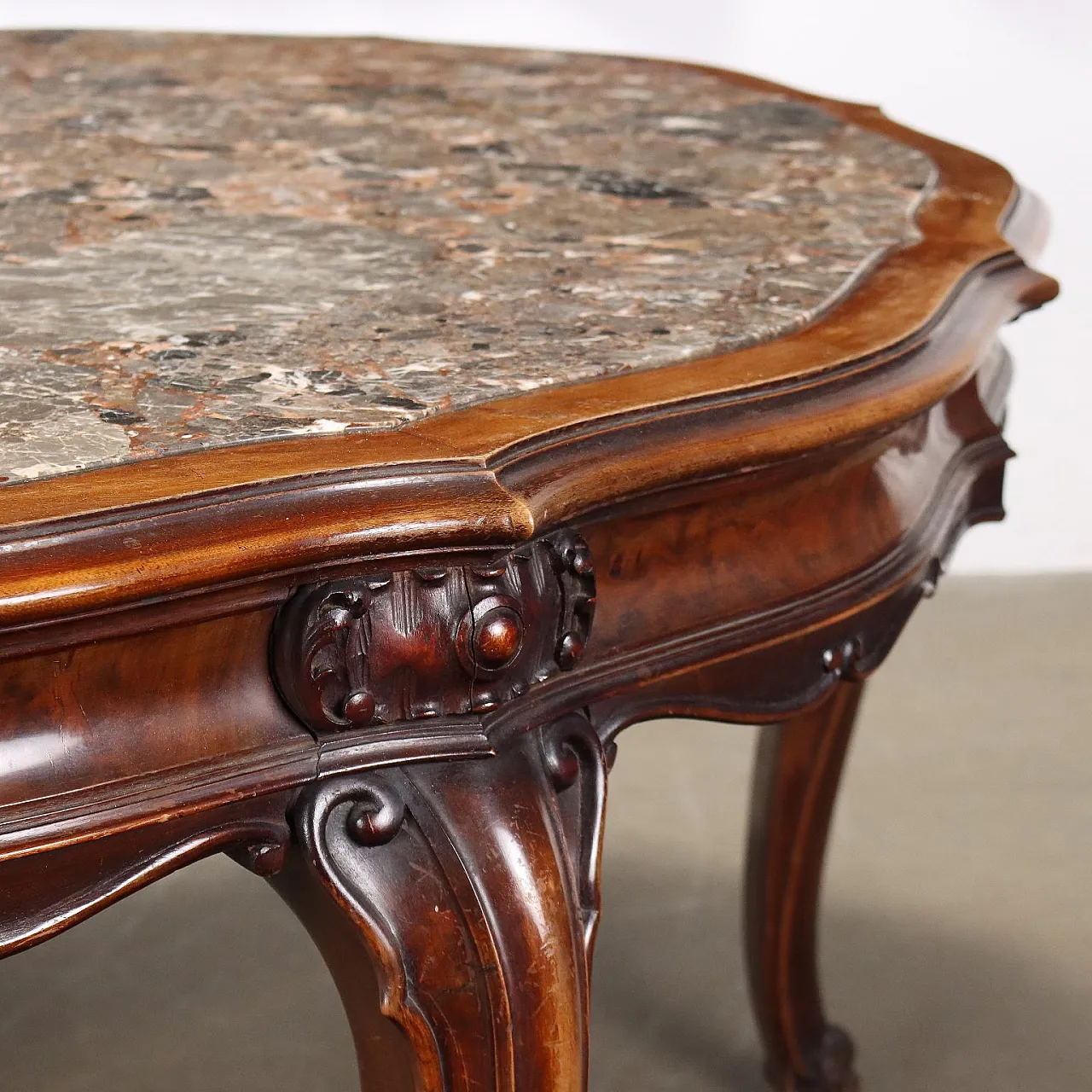 Baroque-style walnut table with marble top, 20th century 4