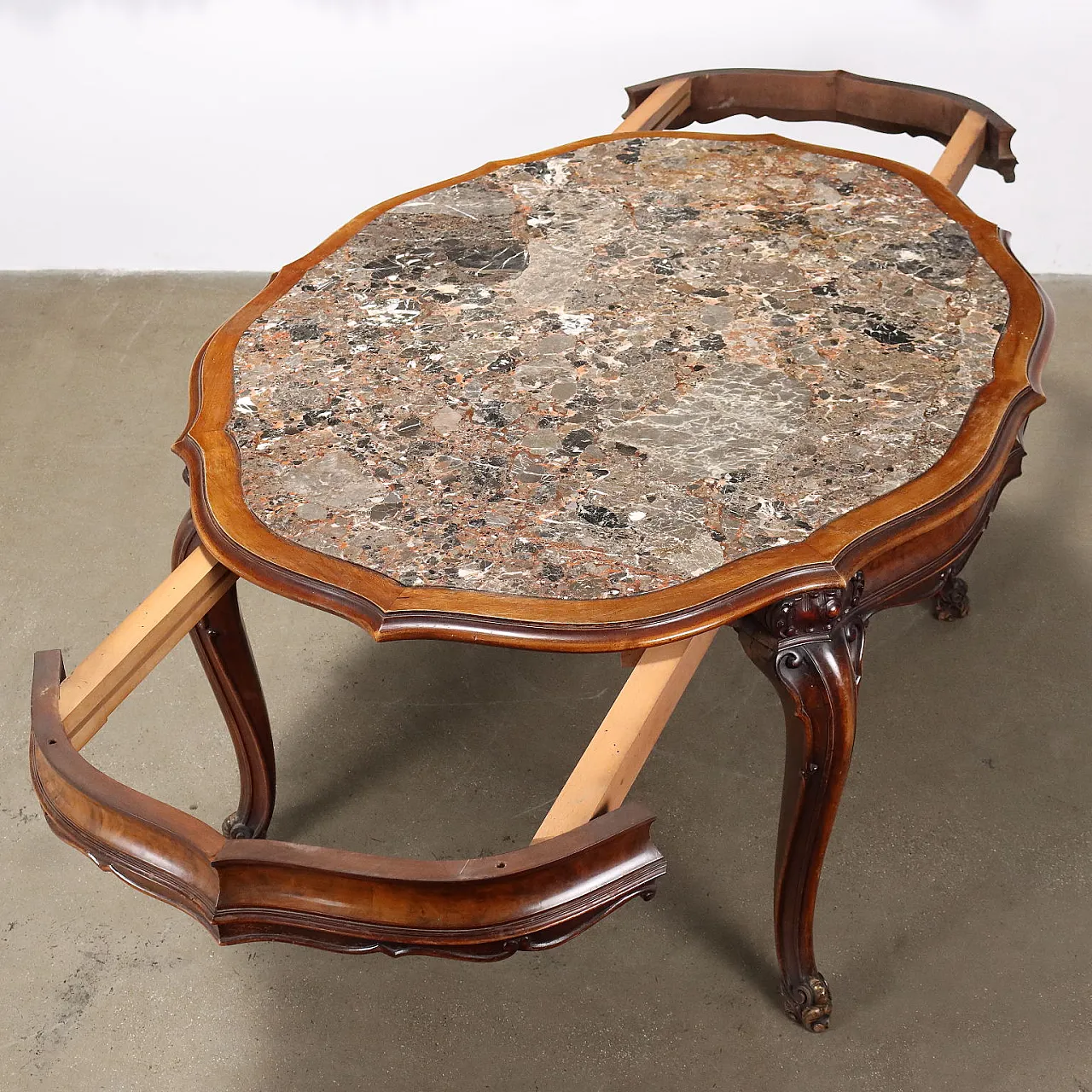 Baroque-style walnut table with marble top, 20th century 7