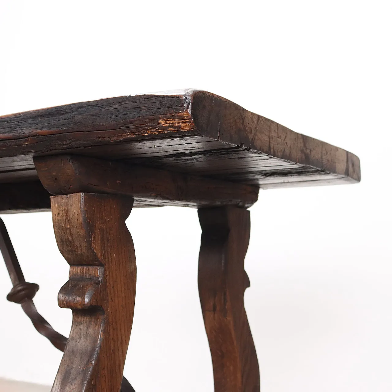 Renaissance-style chestnut table, mid-19th century 3