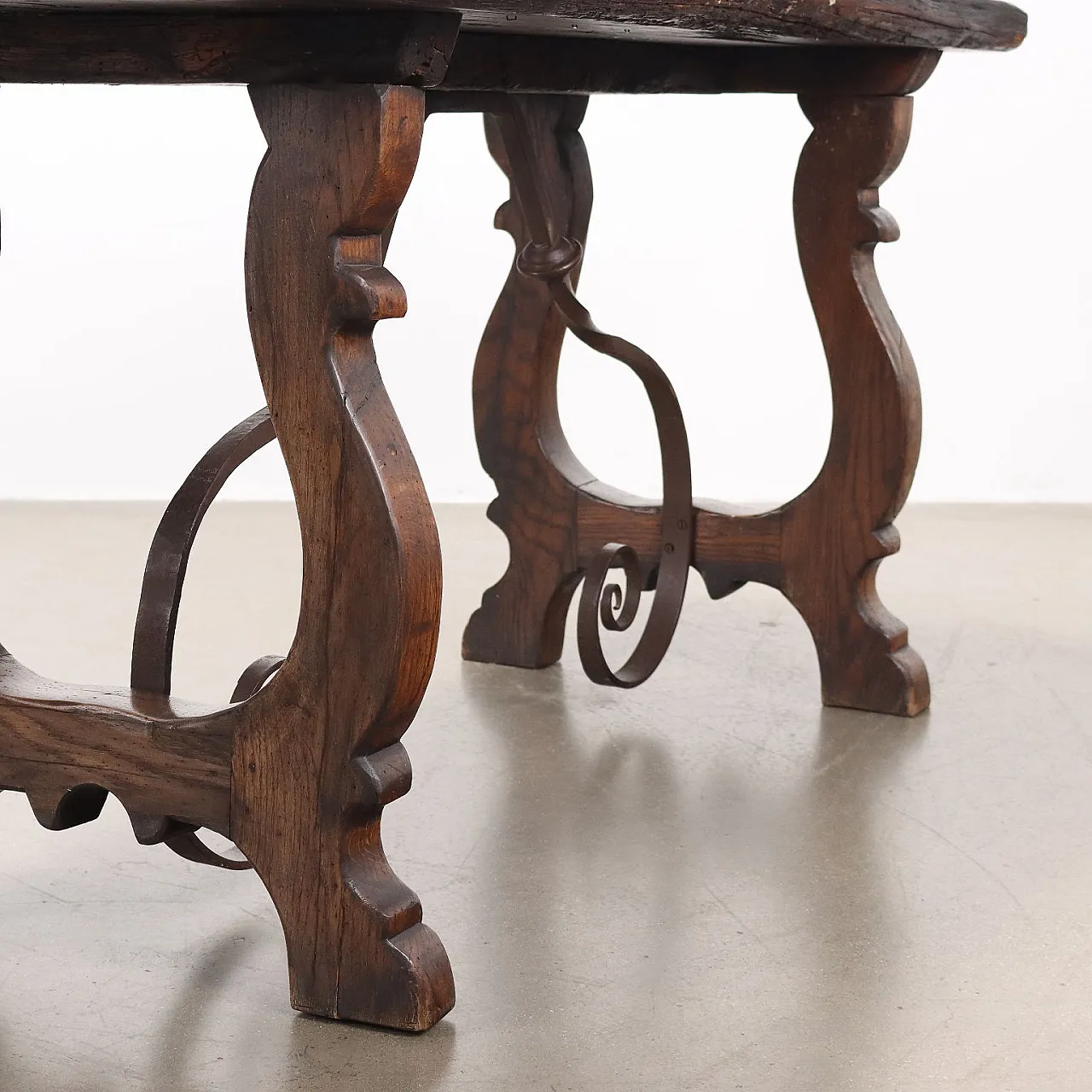 Renaissance-style chestnut table, mid-19th century 5