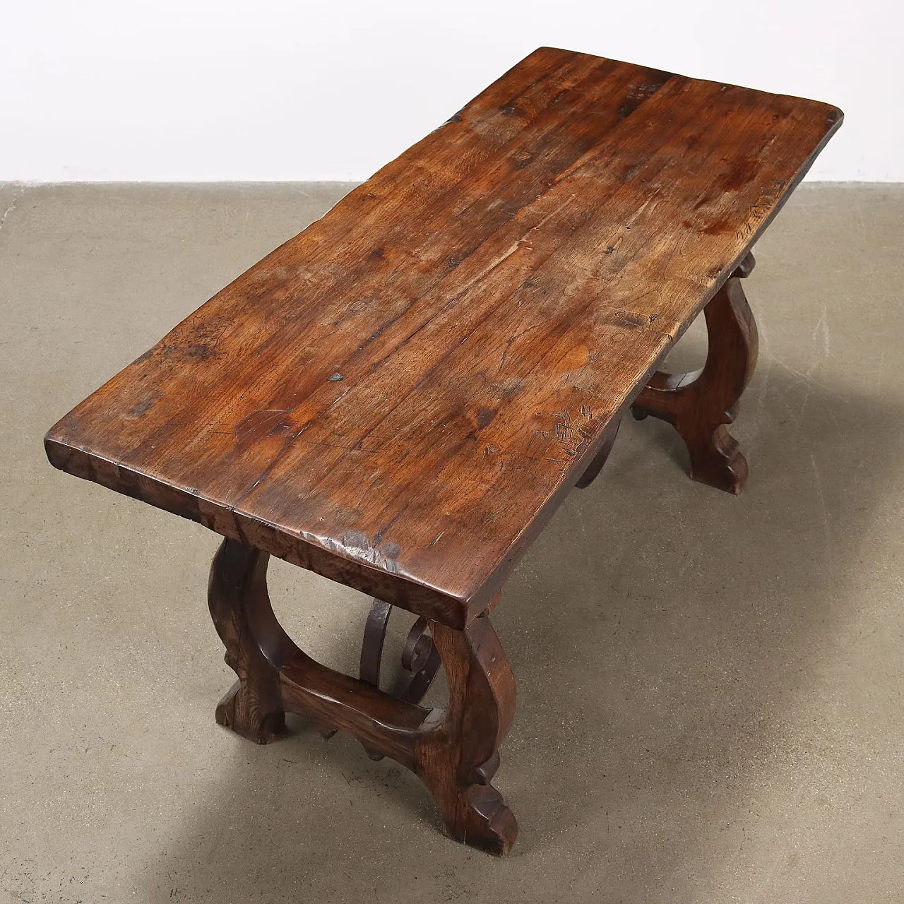 Renaissance-style chestnut table, mid-19th century 7