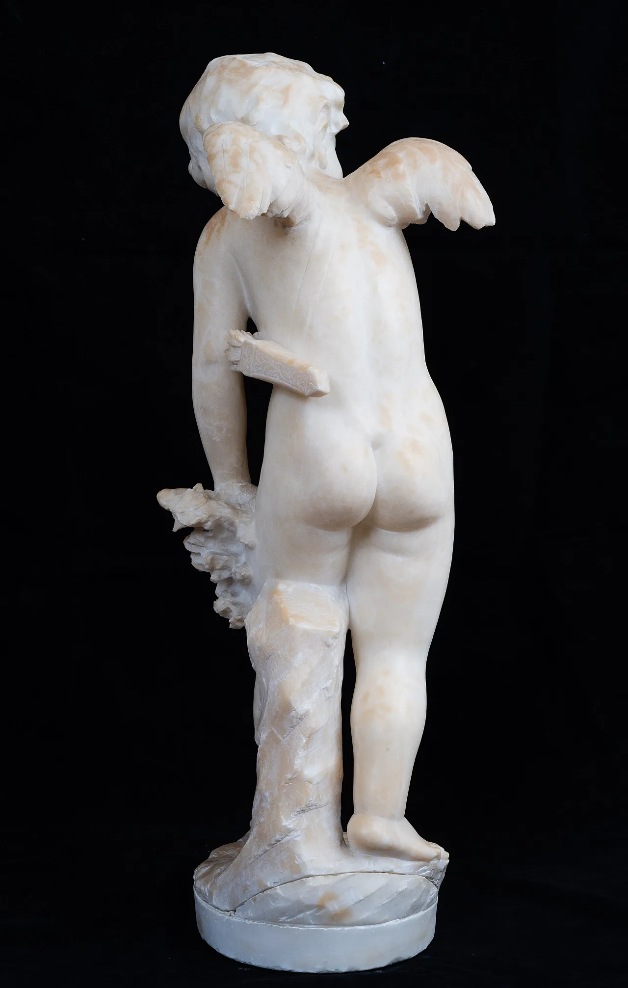 Scultura antica in alabastro raffigurante Cupido. Francia XIX secolo. 5