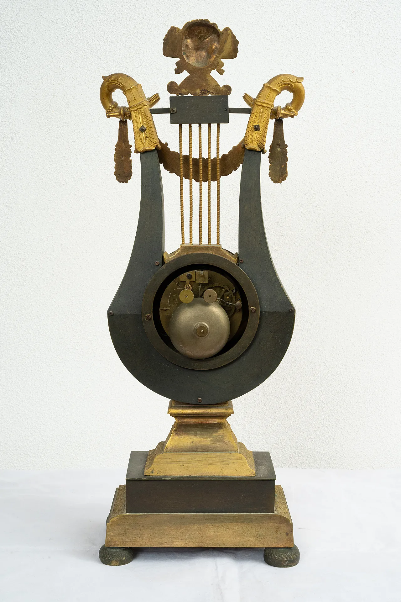 Ancient Empire Lyre clock in gilded bronze and bronze, 19th century 5