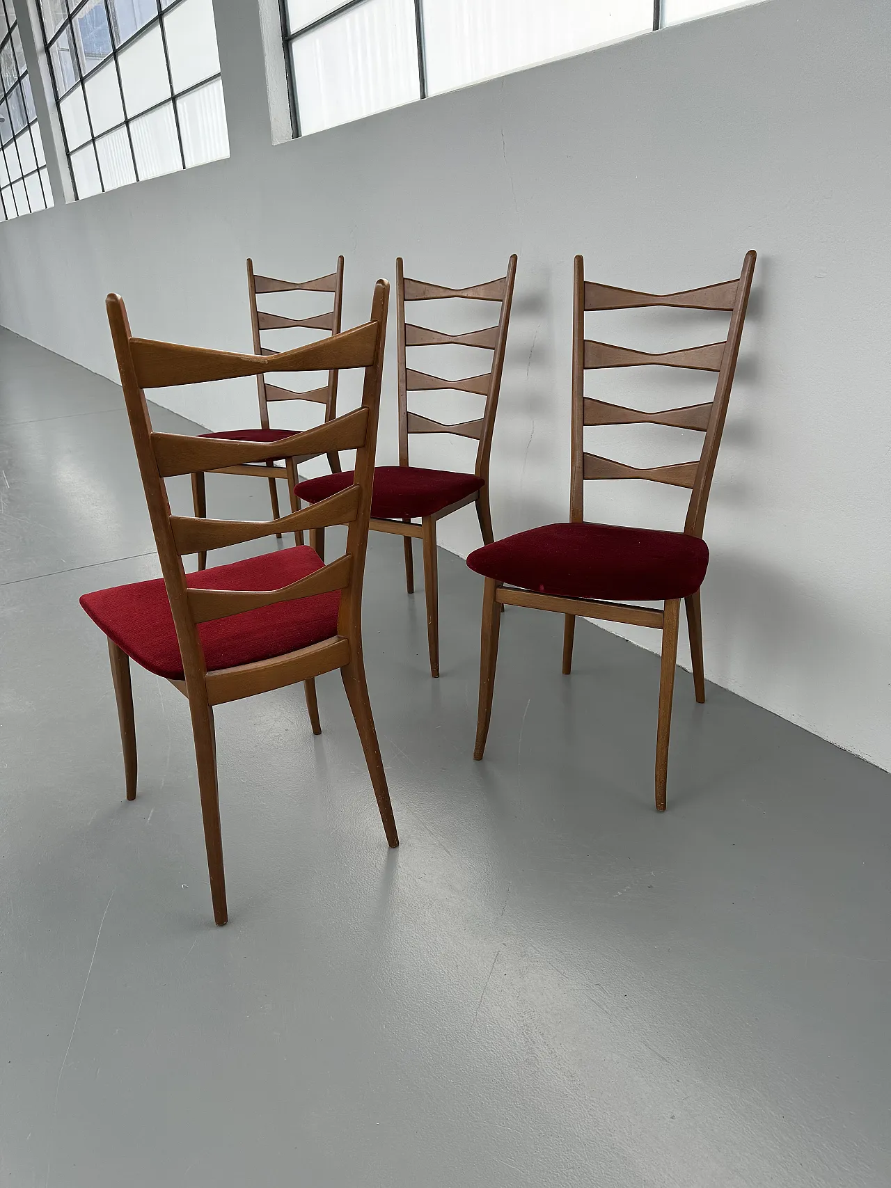 4 Chairs in walnut and red velvet, 1950s 7