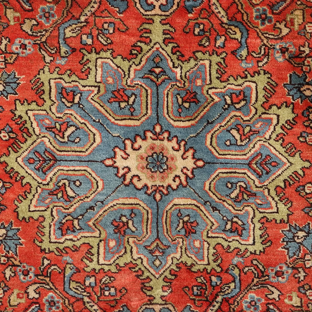 Cotton and wool Mosul carpet with heavy knot, late 20th century 3