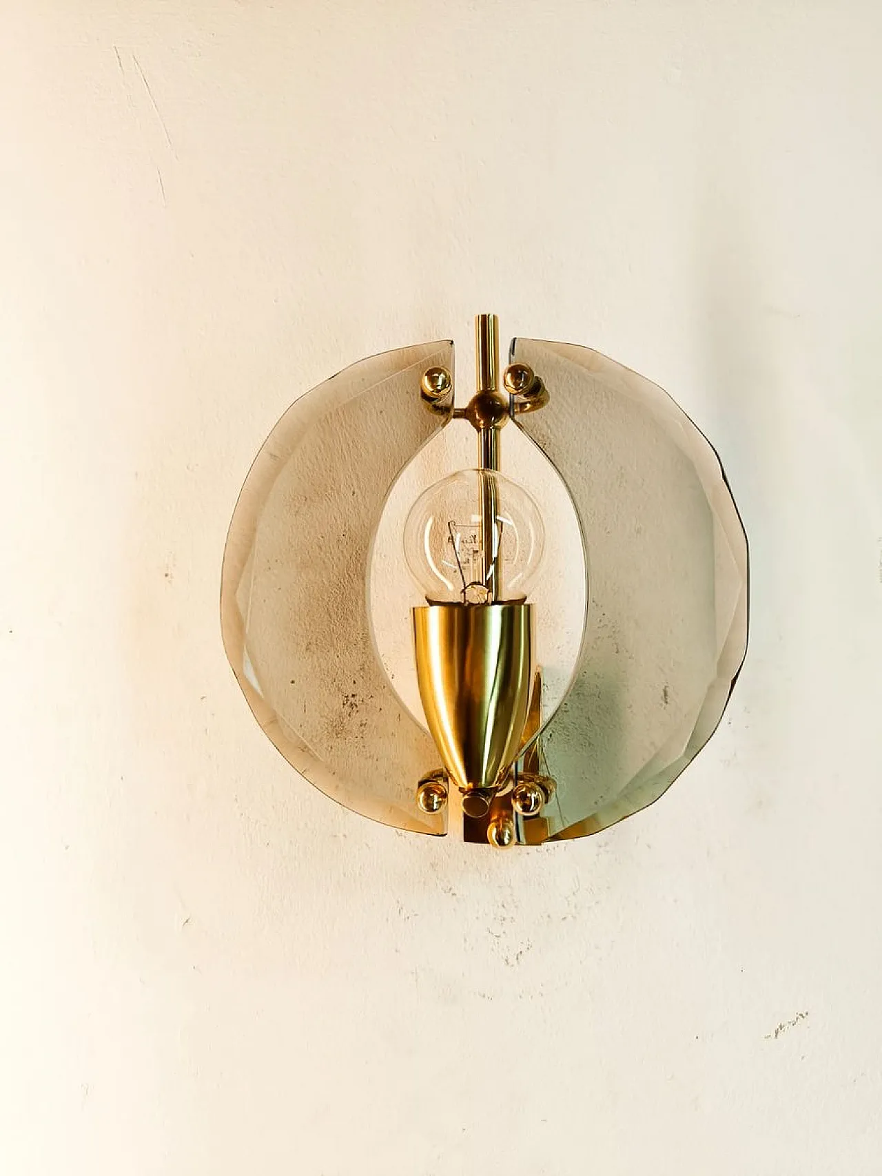 Brass wall light with double glass, 1950s 1