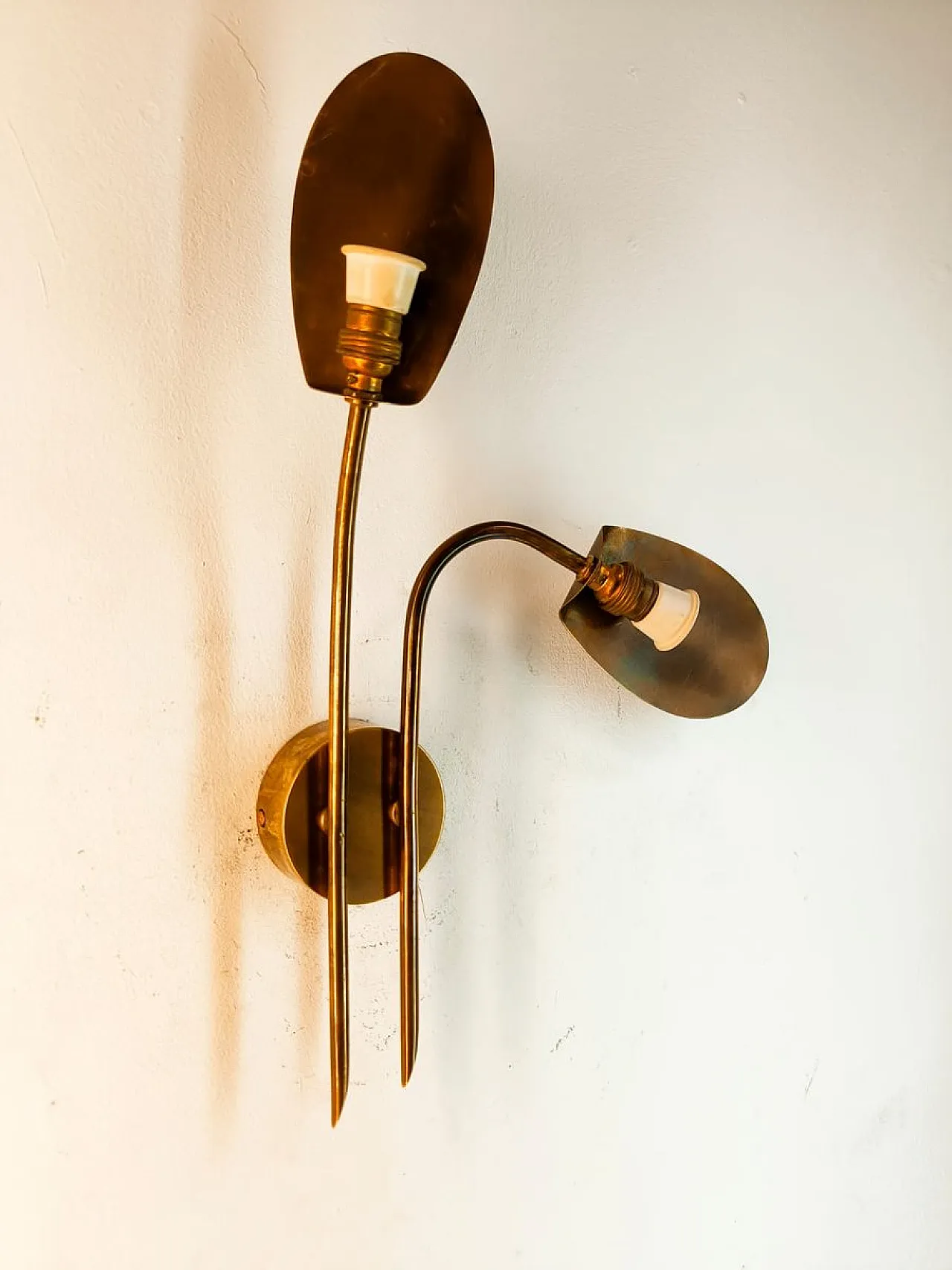 Brass wall light with adjustable fins, 1960s 2