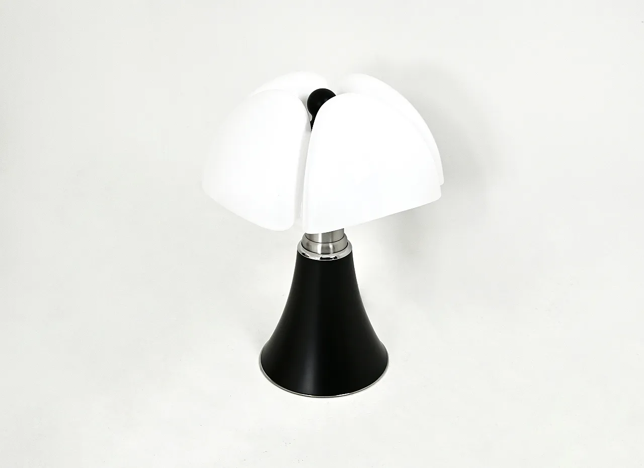 Black Pipistrello table lamp by Gae Aulenti for Martinelli Luce, 80s 5