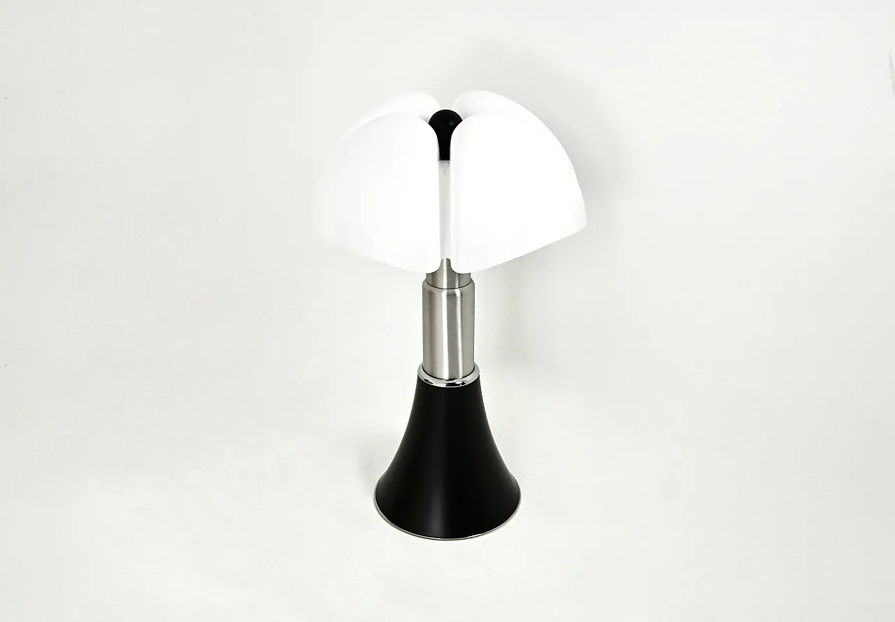 Black Pipistrello table lamp by Gae Aulenti for Martinelli Luce, 80s 7