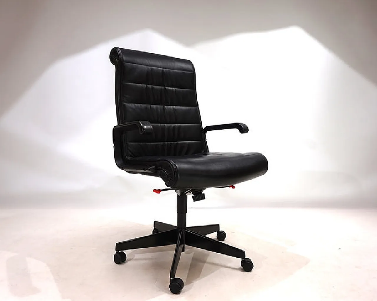 Knoll International office chair by Richard Sapper, 1980s 12