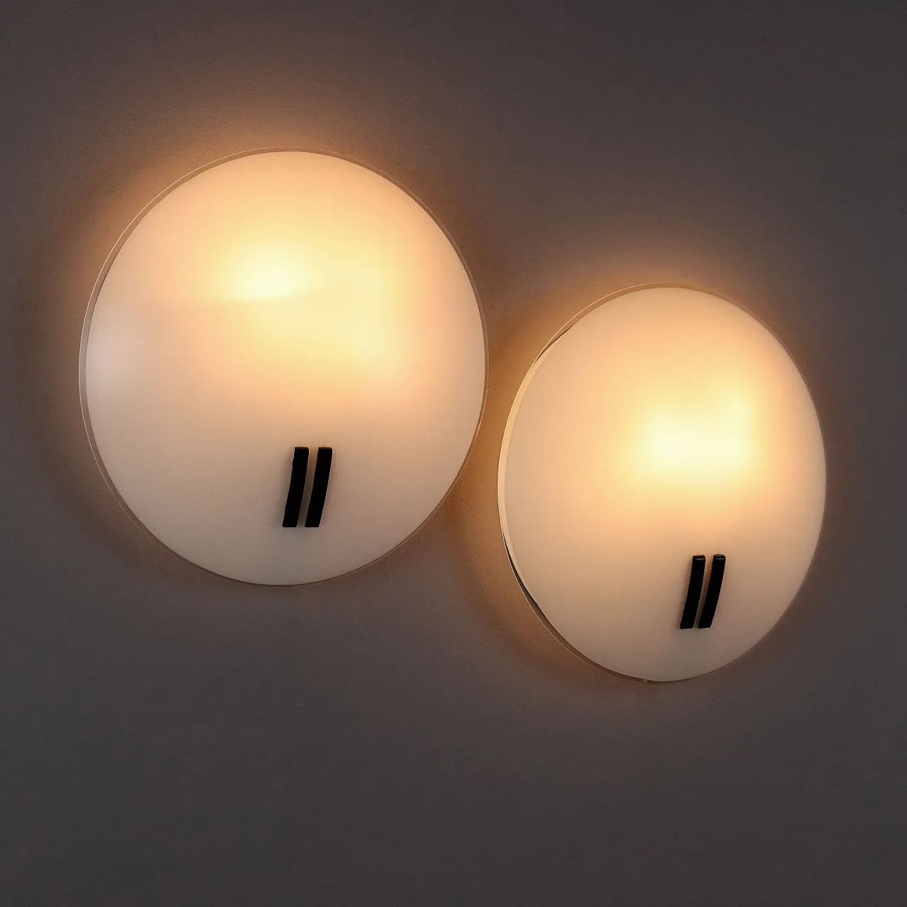 Pair of Perla lamps by Bruno Gecchelin for O-luce, 1980s 1