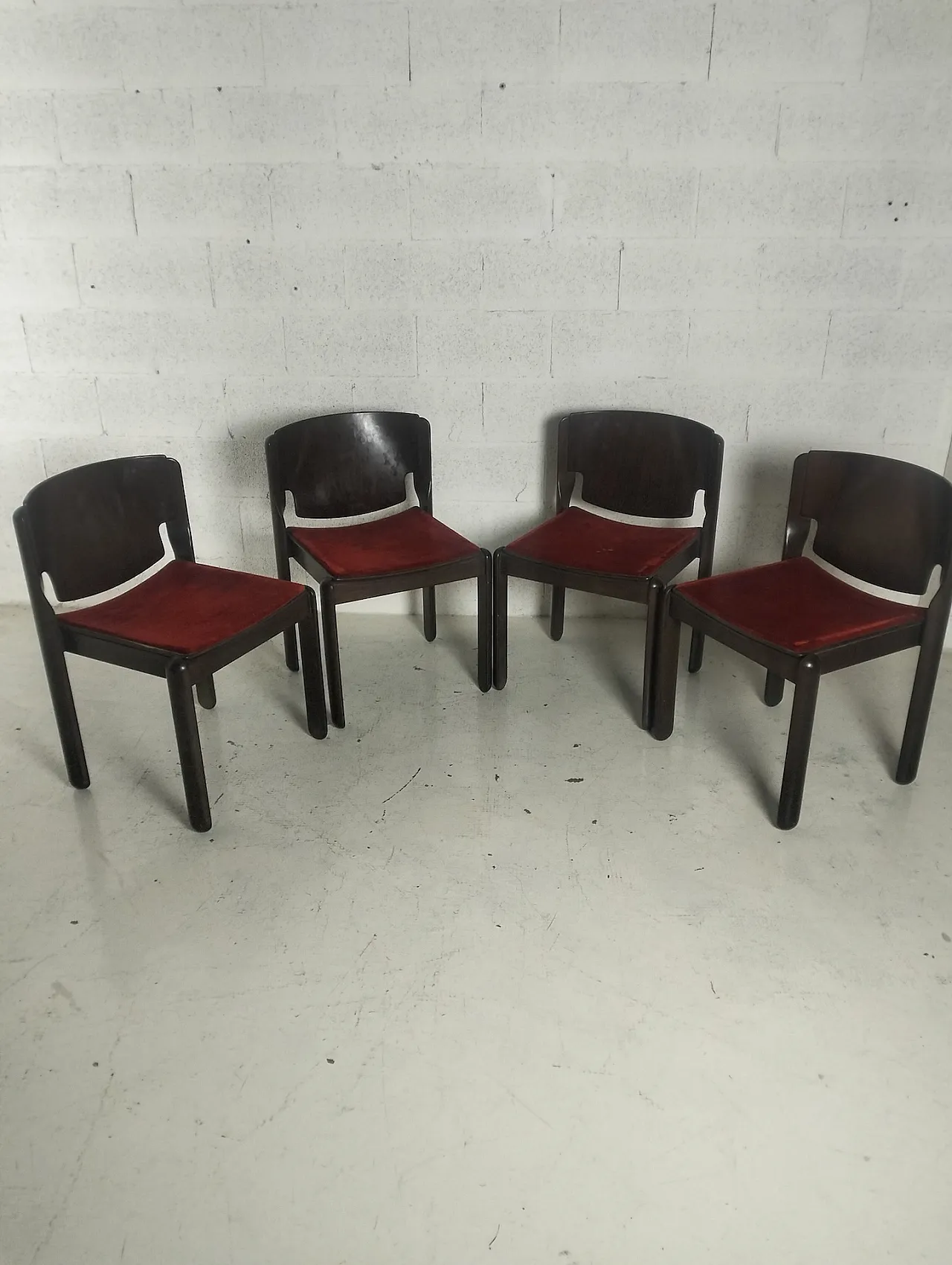 4 chairs 122 mod. by Vico Magistretti for Cassina, 70s 4