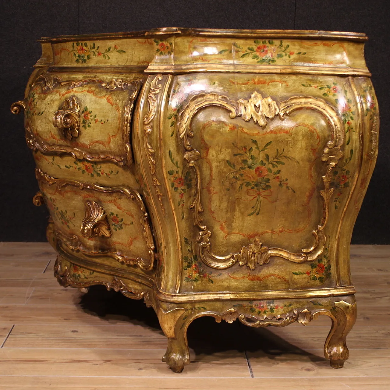 Large Venetian lacquered and gilded chest of drawers, 20th century 7