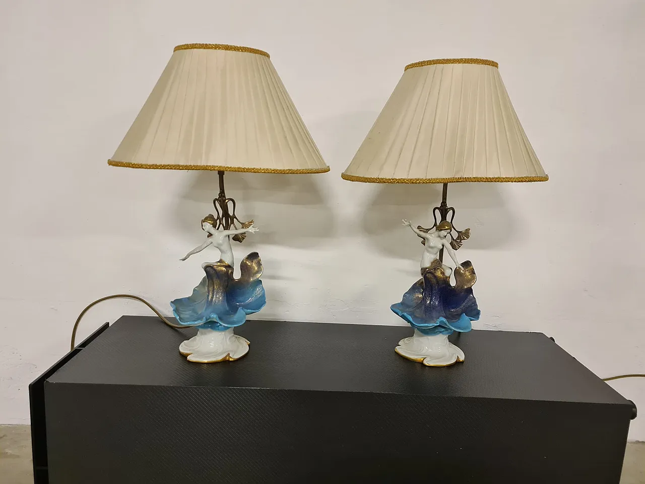 Pair of lampshades by Porcellane Mangani Firenze, 80s 1