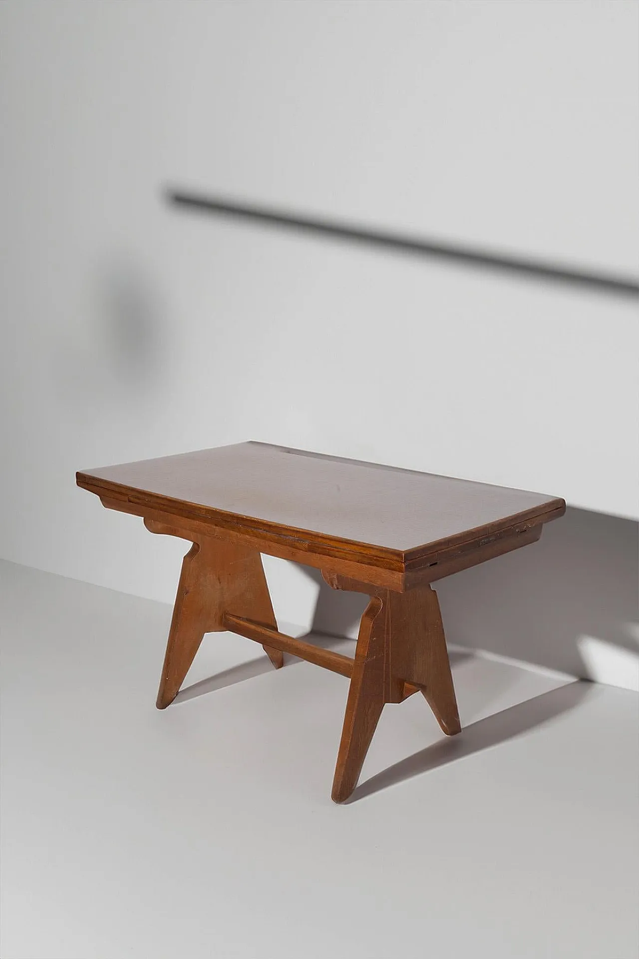 Extendable wooden dining table, 1950s 9