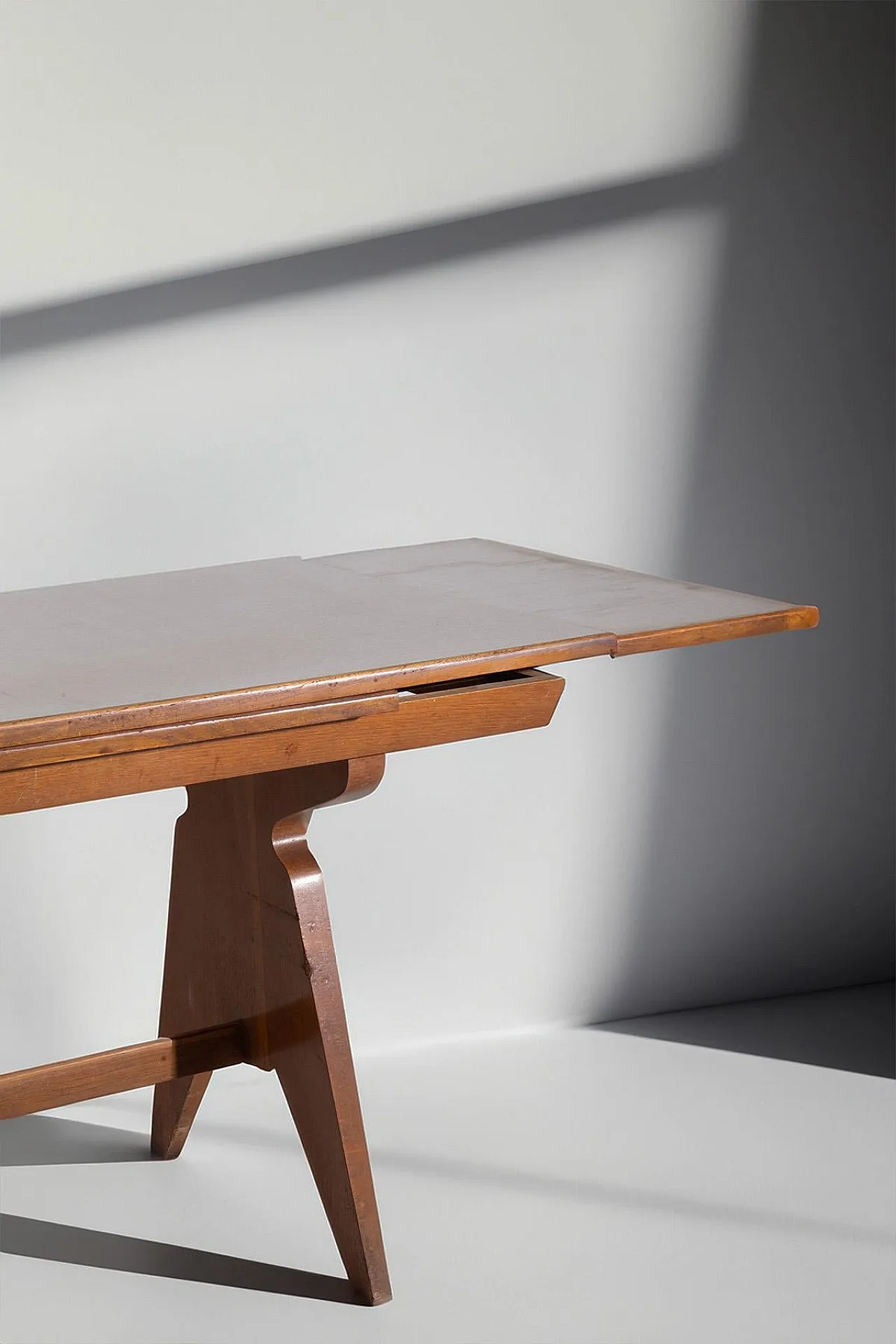 Extendable wooden dining table, 1950s 10