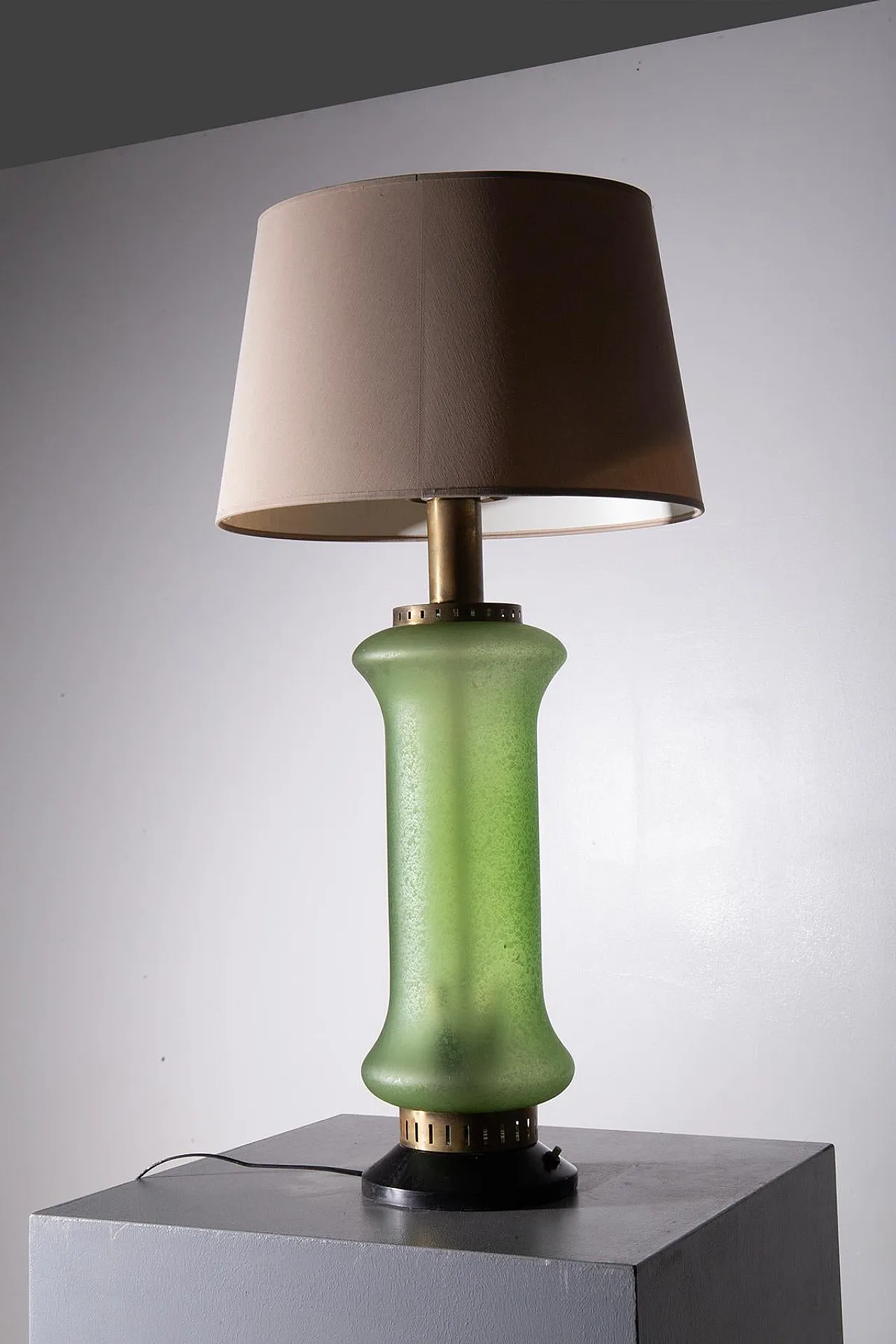 Stilnovo italian table lamp in green glass, 1960s 4