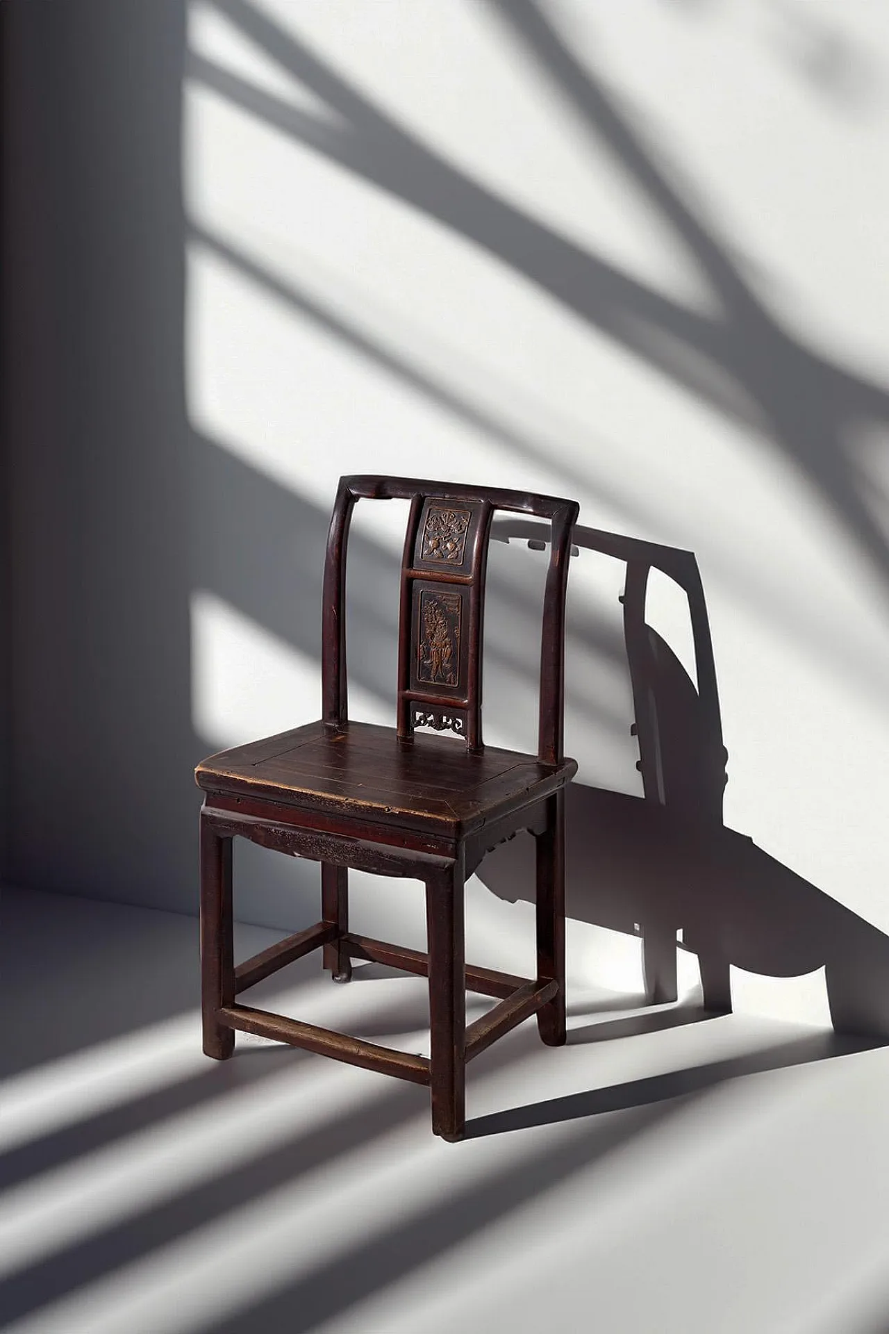 Chinese Lamphanger wooden chair, 18th century 2