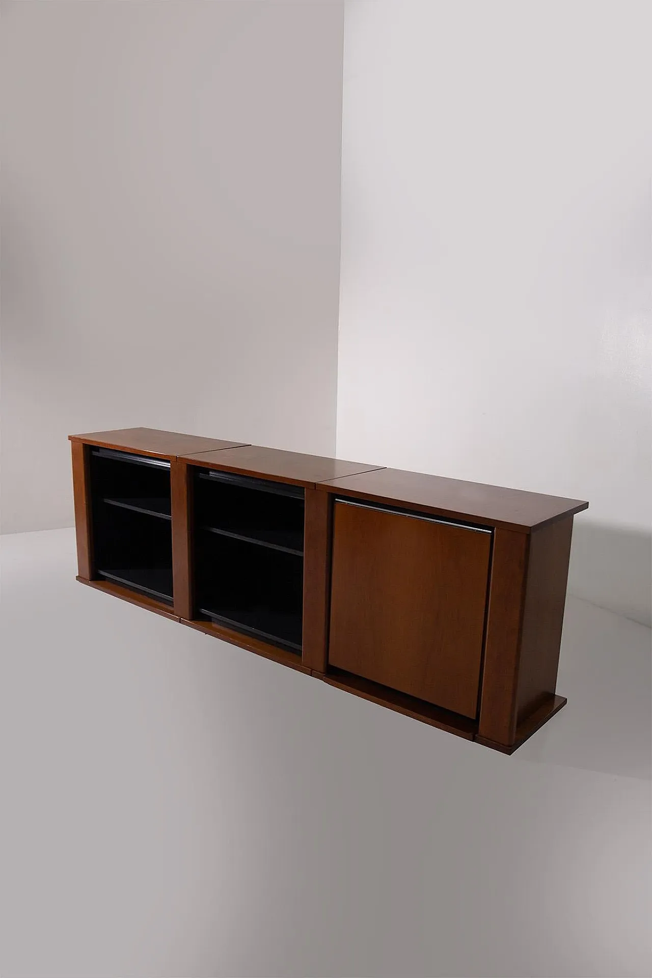 Credenza in legno con giradischi incorporato, anni '70 7